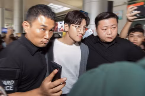 Tối ngày 10/9 BTC thông báo do khung cảnh hoảng loạn nên bắt buộc Ji Chang Wook phải về ngay khách sạn mình đang ở. Anh chỉ gặp gỡ giới truyền thông đúng 10 phút sau đó rời Việt Nam về lại Hàn Quốc như lịch trình đã xếp từ trước.