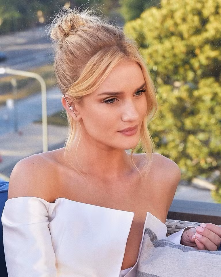 Để có được vóc dáng ngọc ngà và làn da không tì vết ở độ tuổi này, thiên thần nội y chia sẻ cô áp dụng chế độ ăn kiêng do một bác sĩ có tên Nigma Talib tư vấn.