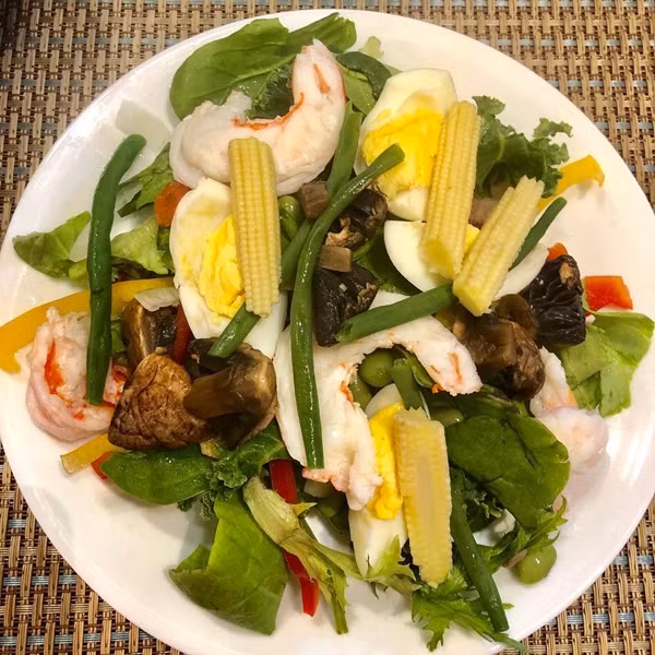 Ngoài việc uống nhiều nước, mỹ nhân xứ Đài còn chú trọng tới những thực phẩm mình ăn hàng ngày. Cô luôn tìm đến những thực đơn chứa nhiều rau xanh để giúp cơ thể hấp thu đủ các chất xơ cần thiết.