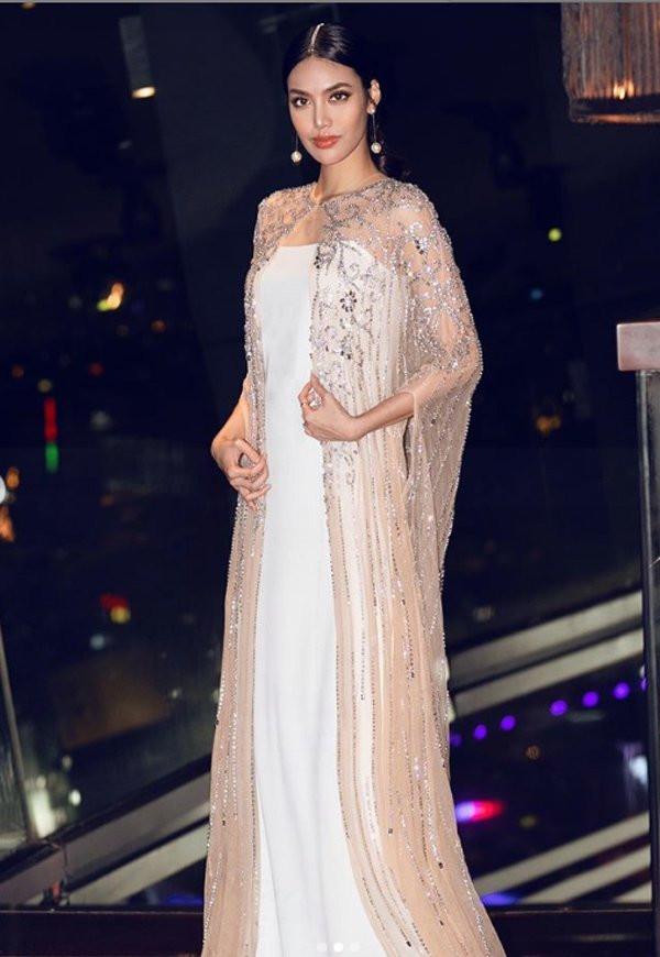 Nhan sắc và phong cách thời trang bà bầu của Lan Khuê chứng tỏ một điều chỉ cần chăm chút cho bản thân dù là con gái hay mẹ bầu vẫn xinh tươi.