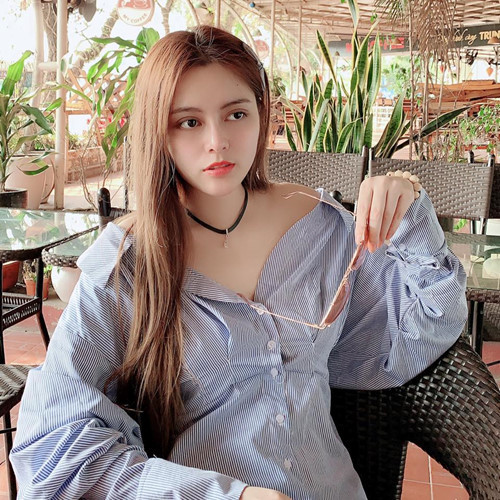 Diệp Anh khuyên mọi người không nên nhịn ăn và ăn nhiều quá mức. Theo người đẹp, bạn nên giảm lượng thực phẩm hàng ngày một cách từ tốn, quan trọng là tinh thần thoải mái.