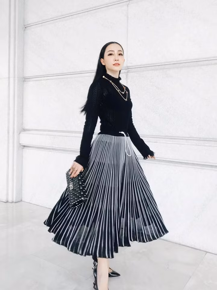 Linh Nga không diêm dúa, cầu kỳ nhưng cô luôn được tôn vinh bởi vẻ đẹp sang trọng, quyền quý.