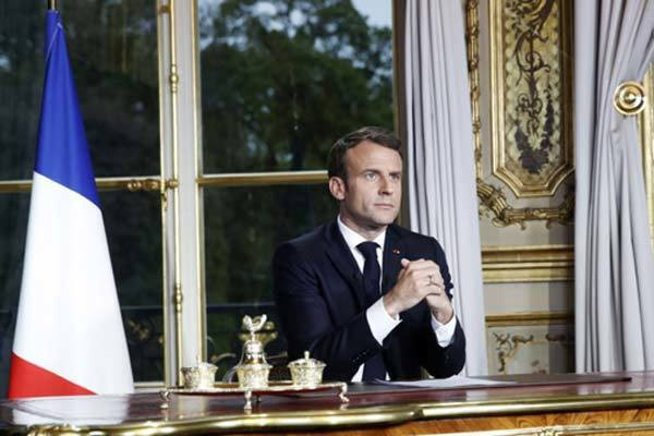 Tong thong Phap hy vong xay dung lai nha tho Duc Ba trong 5 nam