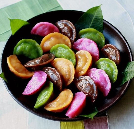 Hình ảnh”trăng khuyết” không chỉ mang ý nghĩa sâu sắc trong quan niệm mà còn thể hiện cách tư duy đẹp và độc đáo của những con người xứ sở kim chi này. 