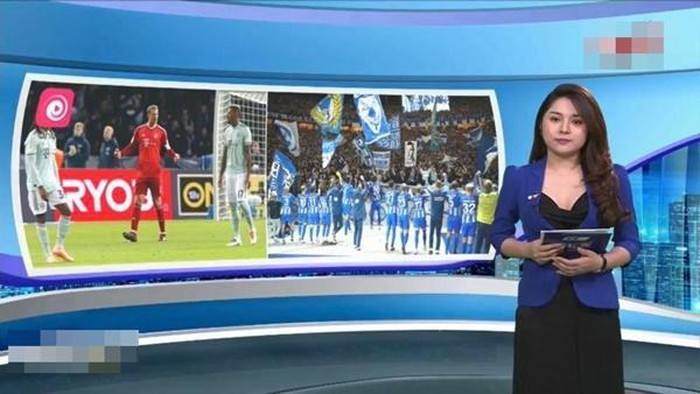 Trước đó, cô từng xuất hiện trên truyền hình với trang phục quyến rũ không kém.