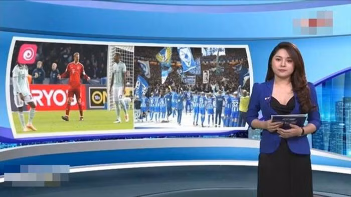 Trước đó, cô từng xuất hiện trên truyền hình với trang phục quyến rũ không kém.