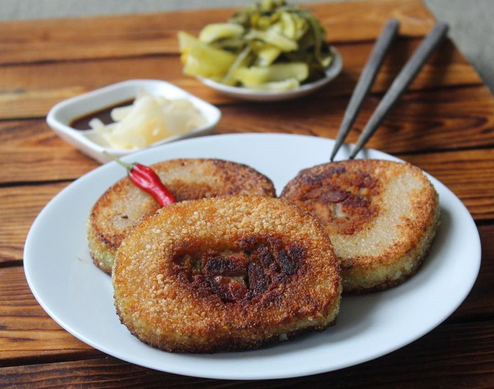 Sự hiện diện của bánh tét những dịp lễ quan trọng cũng là lời nhắc nhở công ơn sinh thành của cha mẹ ngày đầu năm. Như vậy, mỗi người con Việt Nam luôn biết hiếu thảo, nhớ đến công ơn cha mẹ.