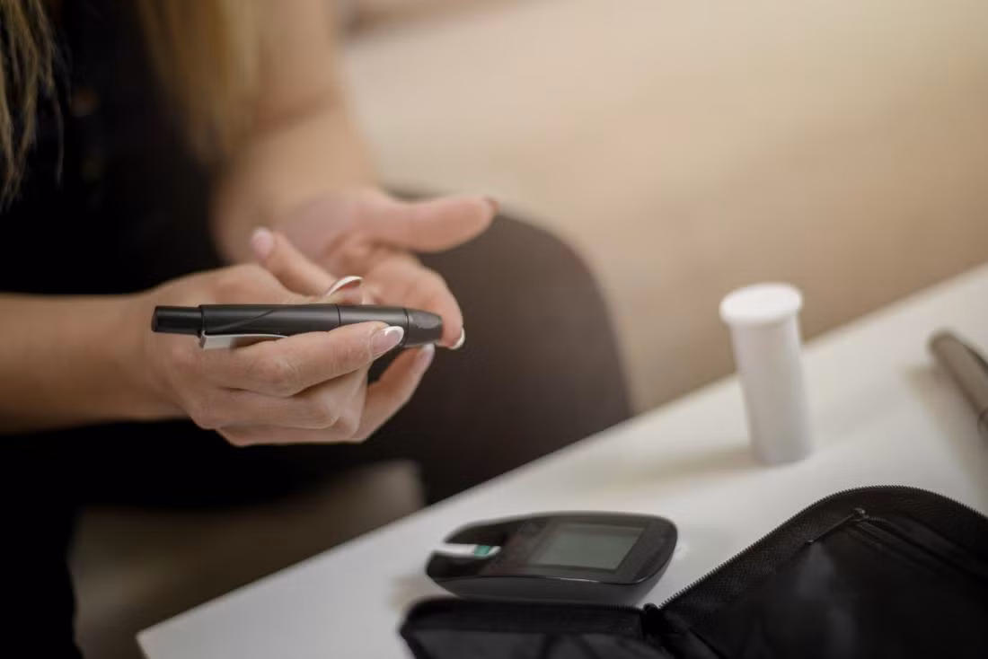 Kiểm soát bệnh tiểu đường: Bệnh tiểu đường làm tăng nguy cơ đau tim, đột quỵ và mức đường huyết. Đạp xe đạp mỗi ngày sẽ giúp giảm nguy cơ mắc bệnh tiểu đường. Đây là một trong những cách tốt nhất để kiểm soát lượng đường huyết. Đạp xe hàng ngày trong hơn 30 phút sẽ giảm 40% nguy cơ mắc bệnh tiểu đường.