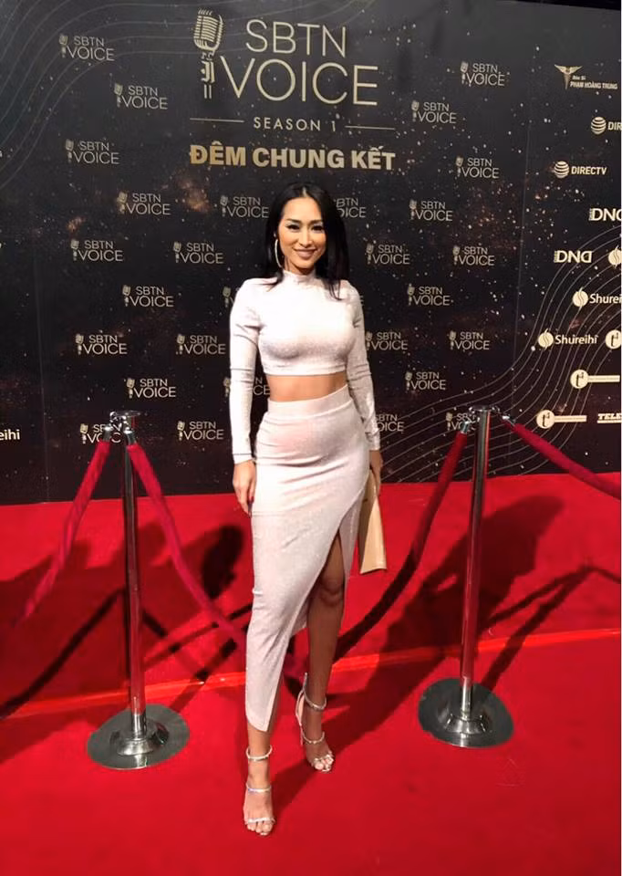 Nhờ lợi thế hình thể, Quỳnh Thy ngày càng tự tin với phong cách thời trang gợi cảm. 