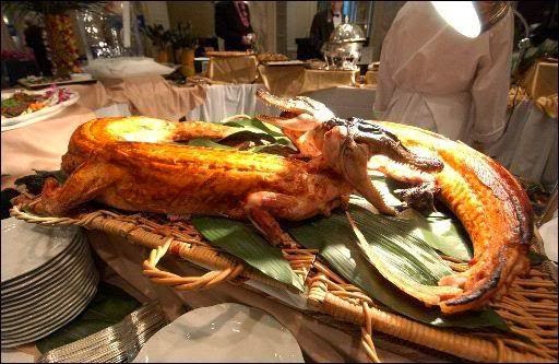 Thịt cá sấu nướng được mô tả ăn ngon hơn thịt bò hay thịt lợn nướng và có vị như thịt gà nướng mềm dễ ăn. Ảnh: Blogspot.