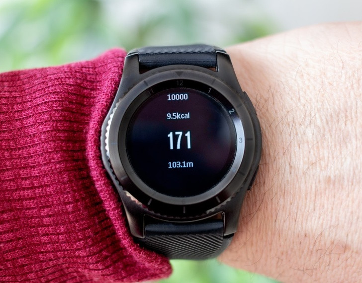 Nâng cao nhịp tim 3 lần một tuần: Nâng cao nhịp tim 3 lần một tuần trong 20 phút. Bạn có thể làm điều này chỉ bằng cách đi bộ và kiểm tra nhịp tim bằng smartwatch (đồng hồ thông minh). Điều này giúp não bộ của bạn phát triển các tế bào mới.