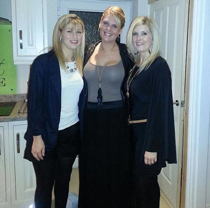 Những lỗ xung quanh núm vú ngày một xuất hiện nhiều hơn và to hơn. Khi ấy, ngực của cô chuyển thành màu đen và màu hồng, thủng lỗ chỗ và da như bị kéo dài ra. Do để quá lâu nên toàn bộ phần cấy ghép đã bị phá hủy hoàn toàn, vỡ tung và làm đứt cả một bên núm vú.