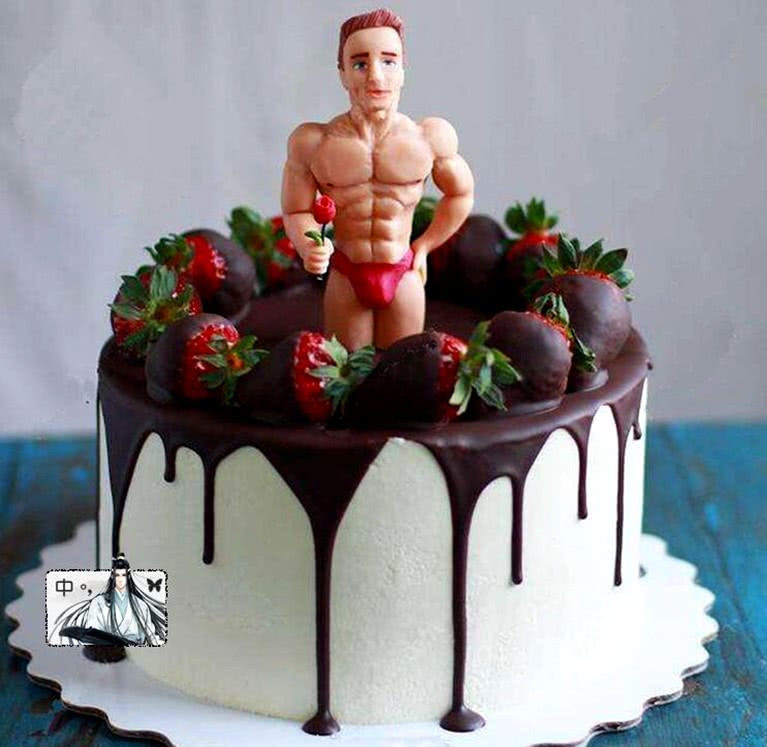 Chiếc bánh sinh nhật kỳ dị này có thể khiến bạn phải đỏ mặt tía tai.