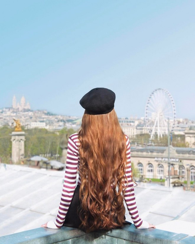 Sarah tiết lộ bí quyết để tóc khỏe đó là hạn chế dùng hóa chất và các công cụ tạo kiểu dùng nhiệt, vì những thứ này làm phá vỡ kết cấu tóc.