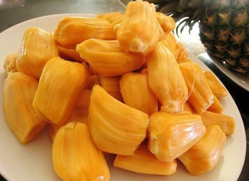 Mít Tố Nữ: Nói tới mít thì Long Khánh vốn là đất của mít, xoài, đu đủ rất lâu đời. Mít Tố nữ, trái nhỏ hơn rất nhiều so với mít thường, có trái nặng chỉ vài lạng, to thì một, hai ký là nhiều.