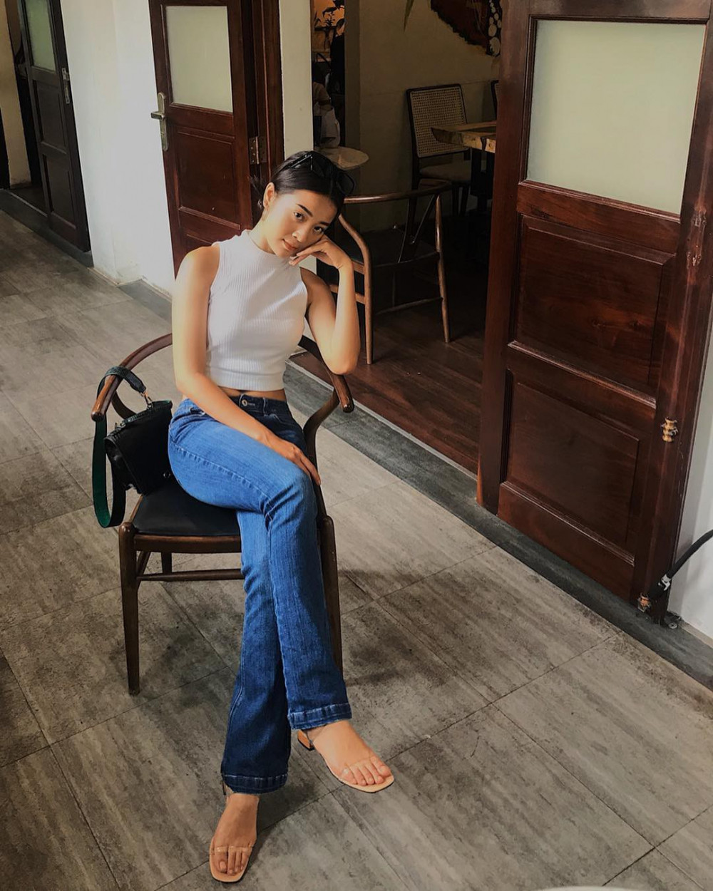 Chế độ ăn uống hàng ngày của Kiều Diễm không quá đặc biệt, cô nàng không áp dụng bất kỳ phương pháp ăn kiêng nào và luôn thích các món Việt. 9X còn tiết lộ mẹ mình nấu ăn rất ngon nên đây cũng là động lực giúp cô chăm ăn cơm nhà mẹ nấu hơn.