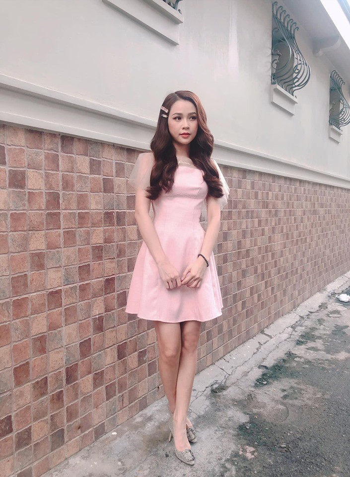 Những năm gần đây, Sam bắt đầu lấn sang sang lĩnh vực đóng phim và dẫn chương trình.