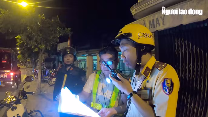 Can canh luc luong 363 Cong an TP HCM tran ap toi pham-Hinh-4