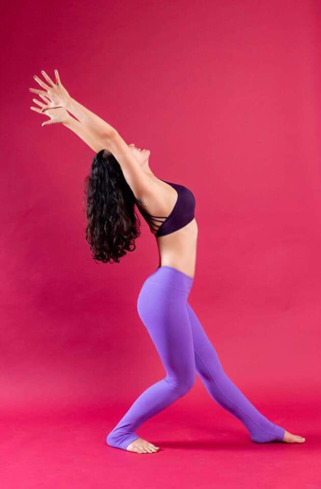 Sau nhiều năm tập yoga, chị Hoa giờ đây đang là một cô giáo dạy yoga để chia sẻ niềm đam mê của mình với mọi người.