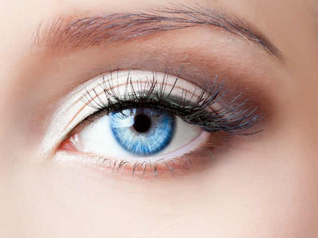 Nguồn bổ sung Vitamin A: Mơ là một nguồn cung cấp vitamin A tuyệt vời, giúp duy trì sức khoẻ mắt và cải thiện thị lực. Vitamin A cũng tăng cường hệ miễn dịch và ngăn ngừa bất kỳ loại gốc tự do nào tấn công hệ miễn dịch. Beta-carotene có trong quả mơ cũng làm giảm nguy cơ phát triển các bệnh nghiêm trọng về mắt.