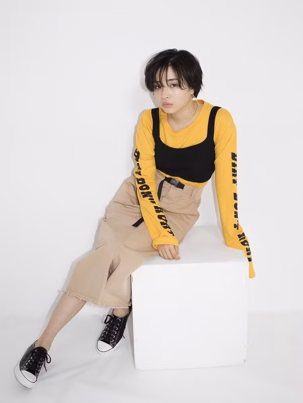 Không chỉ có nhan sắc xinh đẹp, nữ diễn viên trẻ này còn sở hữu gu thời trang trẻ trung và cá tính.