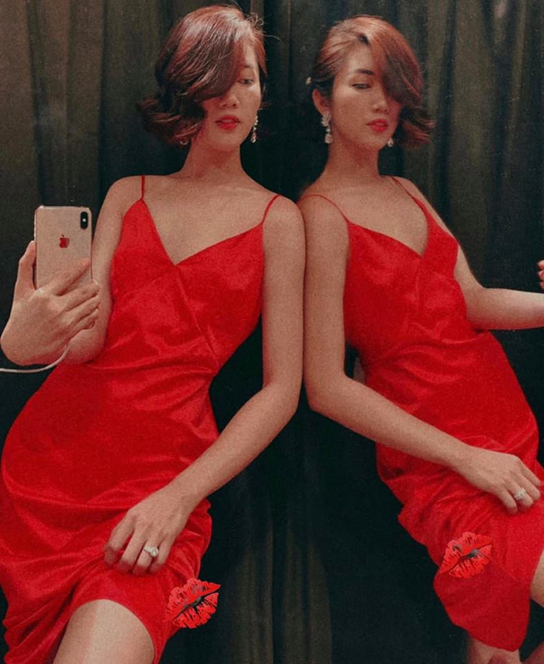 Dù trong hoàn cảnh nào, cô cũng thể hiện thần thái sang chảnh và gợi cảm nhất.