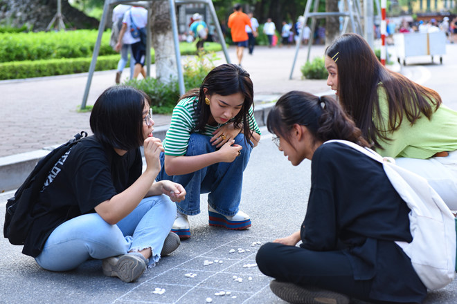 Chau Bui, Kha Ngan hao hung tro ve tuoi tho trong tap cuoi City Girls-Hinh-4