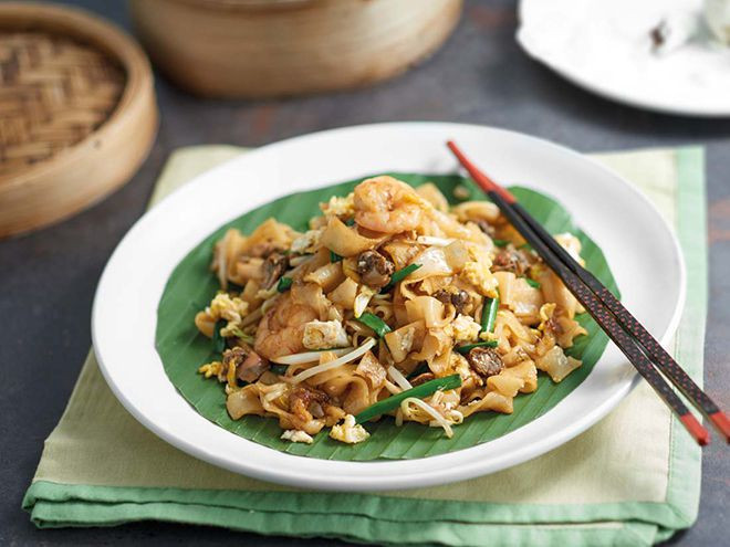 Char Koay Teow - món ăn được xem là “quốc thực" của Malaysia và Singapore, ngoài ra cũng rất phổ biến ở Brunei và Indonesia. Nơi bắt nguồn và có hương vị chuẩn nhất của món ăn này chính là Penang.