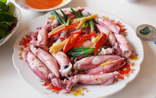 Mực trứng không chỉ ngon mà rất giàu chất dinh dưỡng. Mực trứng có thể được chế biến thành rất nhiều món ăn rất hấp dẫn khác nhau như chiên ớt, chiên xù, chiên bơ, nướng sa tế hay hấp gừng... và được lựa chọn nhiều nhất vẫn là mực trứng hấp vì hương vị không bị át đi bởi gia vị mà lại rất chế biến nhanh.