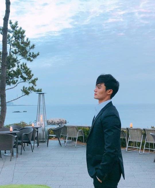 Không những sở hữu gương mặt điển trai như tài tử và thân hình chuẩn 6 múi, Nam vương Quốc tế 2018 Seung Hwan Lee còn có gu thời trang cực kỳ lịch lãm và thời thượng. 