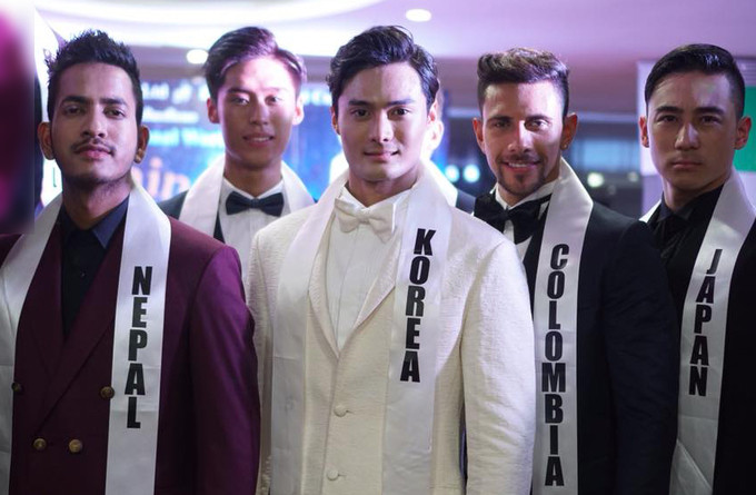 Ngoài chơi thể thao, anh chàng còn dành nhiều thời gian tập gym. Anh có thời gian ép cơ gần 6 tháng trước khi đi thi Nam vương quốc tế. Seung Hwan Lee tập chủ yếu với tạ như tạ tay, tạ đẩy, tạ tay bay... để phát triển bắp tay và cơ ngực.