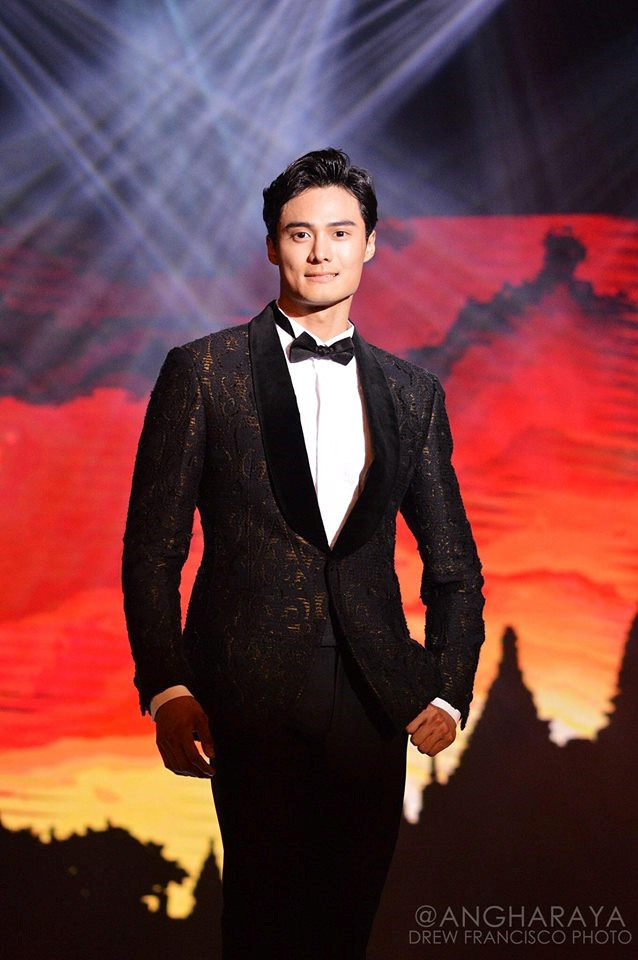 Cũng nhờ tập luyện thể thao nhiều mà anh có được thân hình săn chắc, vạm vỡ.