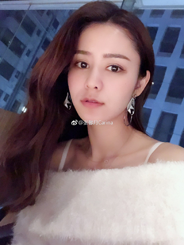 Để có được vóc dáng hoàn hảo, người mẫu tập luyện thể hình trung bình 2,5 tiếng/ngày. Cô tập các môn thể thao yêu thích kèm theo tập gym cùng huấn luyện viên.