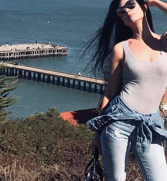 Trên trang cá nhân, Huyền Trâm cũng hay chia sẻ những hình ảnh nóng bỏng, khoe vóc dáng thon thả.