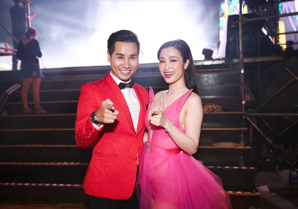 Từng được biết đến là chàng MC sở hữu nhan sắc điển trai, đặc biệt là đôi mắt 1 mí làm nên thương hiệu. Nhưng ở thời điểm hiện tai, nhan sắc của anh chàng thực sự khiến nhiều người không nhận ra. Ảnh: FBNV, Internet.