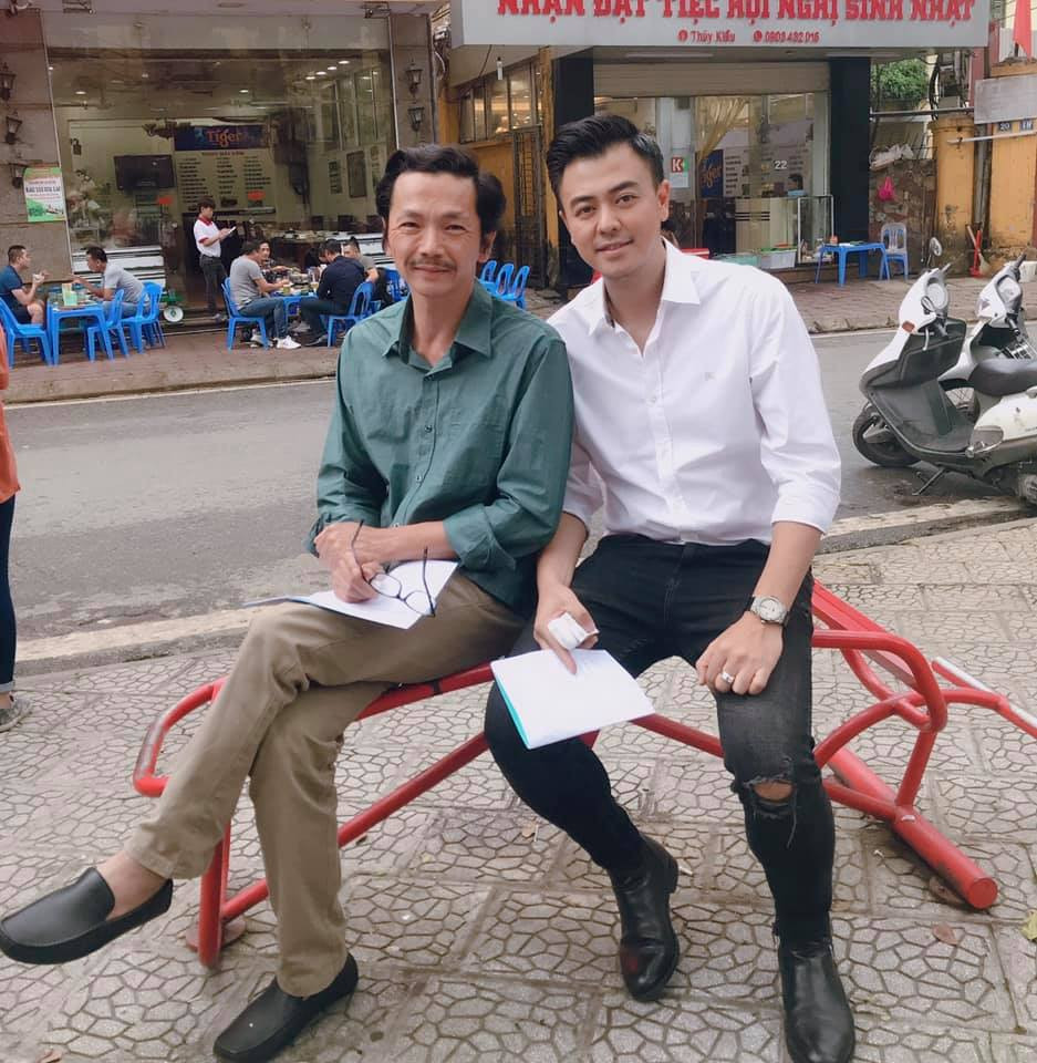 Tuy nhiên, MC Tuấn Tú ngoài đời lại chuộng phong cách thời trang lịch lãm, nam tính.