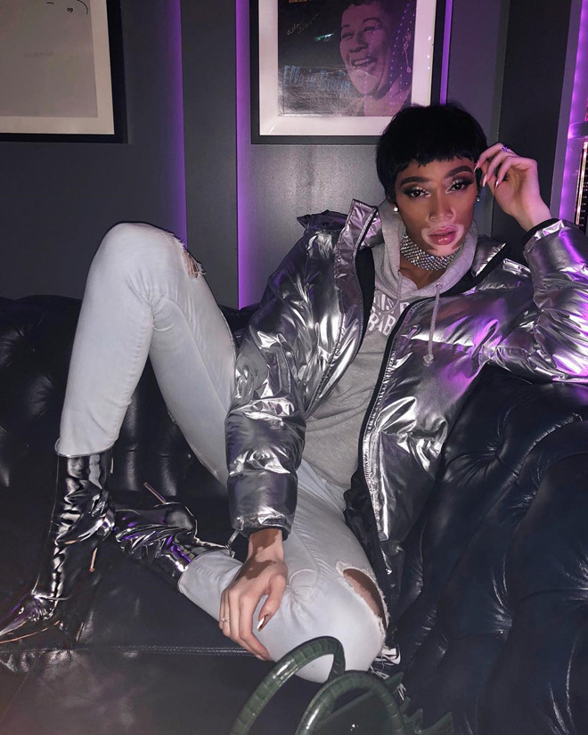 Kiểu tóc ngắn Pixie: Người mẫu Winnie Harlow trông thật sự trẻ trung và cá tính với kiểu tóc pixie. Kiểu tóc này được cho rằng sẽ thịnh hành trong năm 2019.