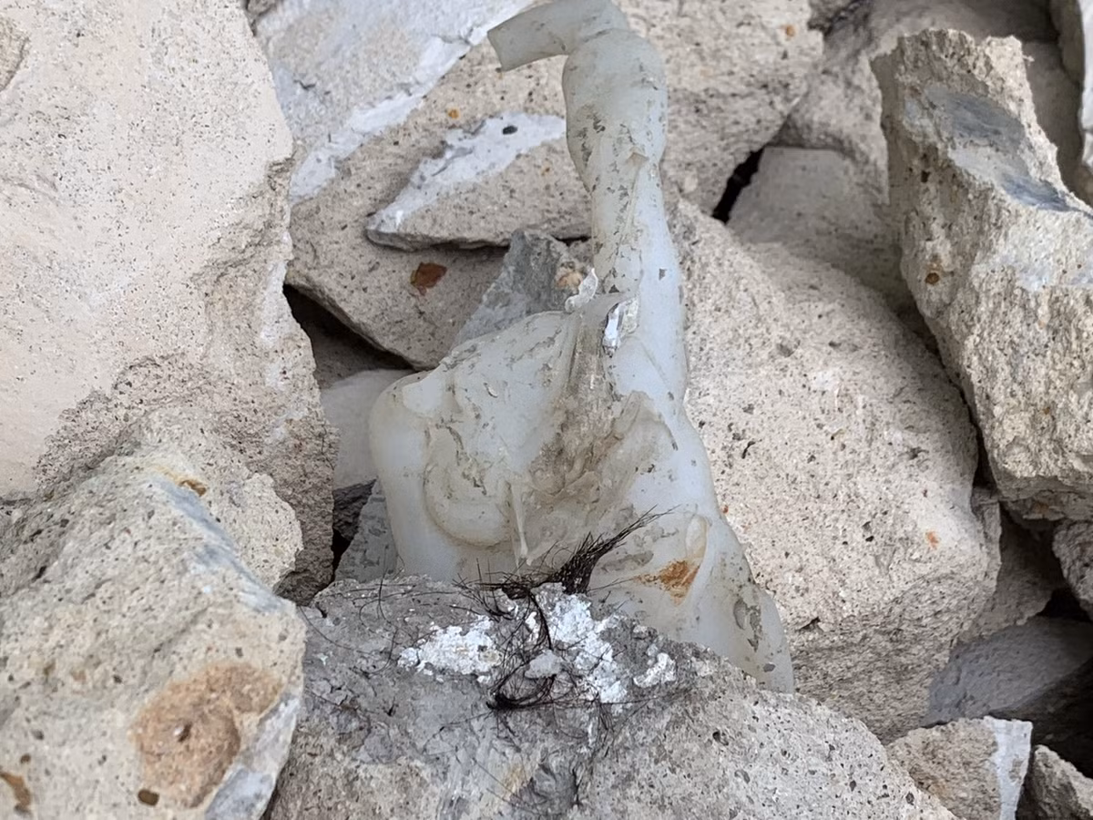 Thi the trong thung be tong: Hien truong ngoi nha noi phat hien an mang gio ra sao?-Hinh-3