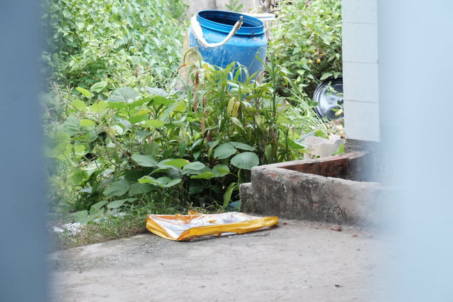 Thi the trong thung be tong: Hien truong ngoi nha noi phat hien an mang gio ra sao?-Hinh-2