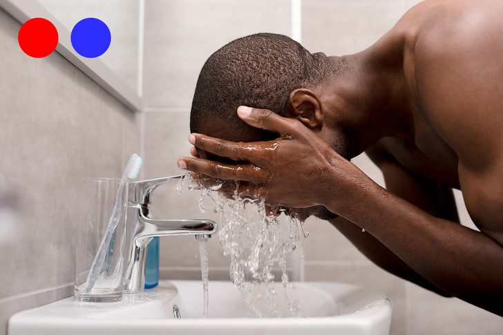 Vỗ nước nóng lạnh luân phiên lên mắt để cải thiện lưu thông máu.