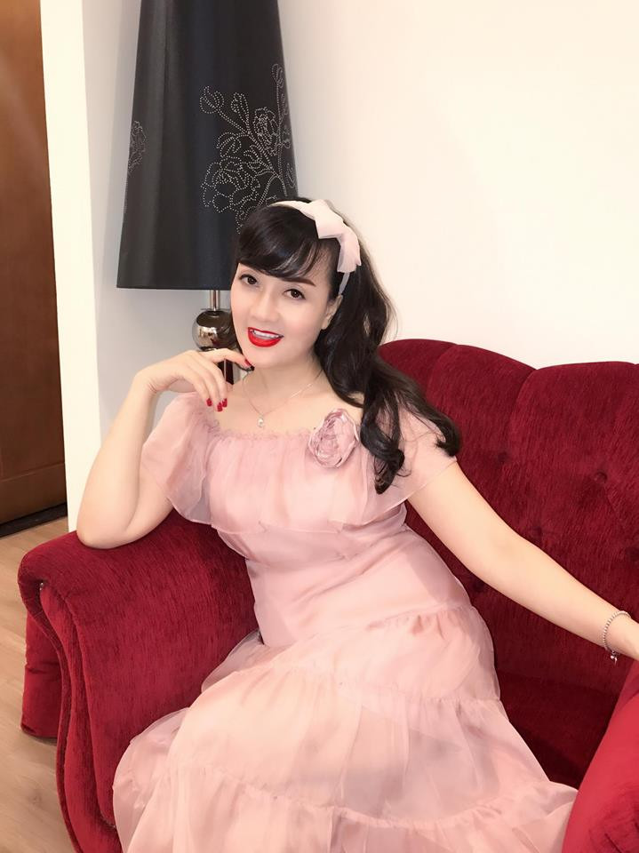 "Táo Y tế" khiến nhiều người ghen tỵ với nhan sắc và vóc dáng trẻ trung của mình.