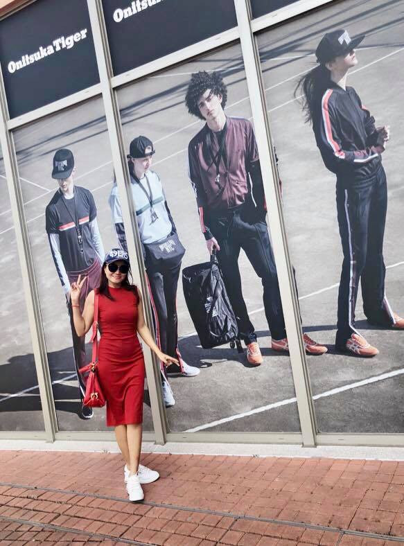 Dù trải qua hai lần sinh nở, mẹ nữ diễn viên phim Vợ ba vẫn giữ được vóc dáng thon thả.