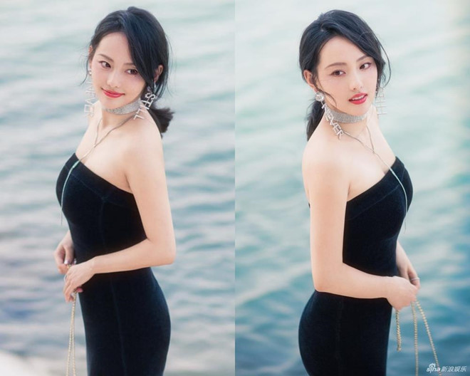 Không thể phủ nhận rằng dù đã ngoài 30 và là bà mẹ hai con nhưng Trương Gia Nghê vẫn giữ được vóc dáng thon thả, nhan sắc trẻ trung, thuần khiết.