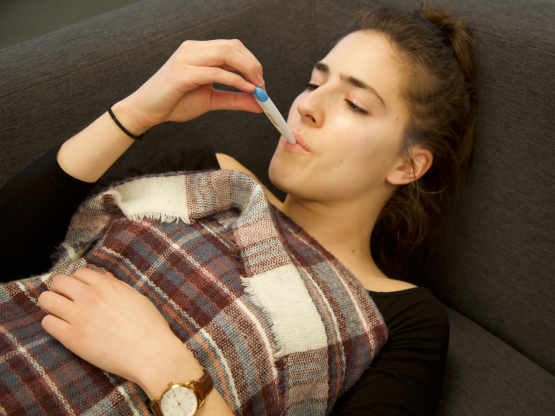 Sốt và đau đầu cũng có thể là dấu hiệu nguy hiểm của virus Tây sông Nile. Ngoài ra virus Tây sông Nile còn có thể gây chứng rối loạn thần kinh Lyme. Nếu không được điều trị, Lyme có thể gây ra các vấn đề về trí nhớ, tổn thương tim…