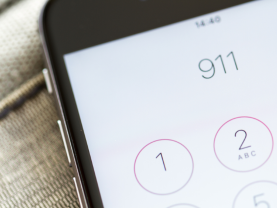 Co giật - Đây là dấu hiệu nguy hiểm nhất sau khi bị côn trùng cắn, và cần phải tới bệnh viện càng nhanh càng tốt. Triệu chứng này có thể xuất hiện sau khi bị nhện độc góa phụ đen cắn.