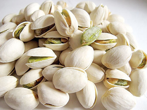 Màu hạt dẻ càng trắng hoá chất tác động vào đó càng nhiều, hạt hơi vàng ngà thì hoá chất ít, an toàn hơn. Người tiêu dùng cần xem xét nguồn gốc, thành phần, hướng dẫn trên bao bì sản phẩm. Ảnh: Internet.