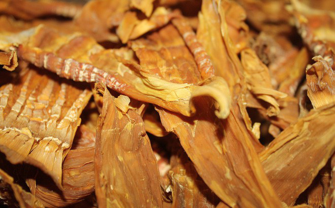 Trong khi đó, Tổ chức Y tế thế giới WHO khuyến cáo, hàm lượng lưu huỳnh trong chế biến và bảo quản thực phẩm không nên vượt quá 20mg cho một kg sản phẩm. Bởi vì, hàm lượng chất lưu huỳnh nếu vào cơ thể ở mức quá nồng độ cao, về lâu dài có thể gây tổn thương về thần kinh, tuần hoàn, ảnh hưởng tim mạch, thị lực, khả năng miễn dịch, sinh sản, não bộ, nội tiết và nhiều chức năng khác.