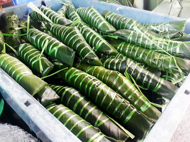 Bánh răng bừa (có nơi gọi là bánh tẻ hoặc bánh lá), riêng người Thanh Hóa gọi tên như thế vì hình dạng chiếc bánh trông giống cái răng bừa. Đây là loại bánh truyền thống của người xứ Thanh thường được làm vào ngày rằm, ngày giỗ, ngày Tết Nguyên đán hay những khi nhà có công việc.