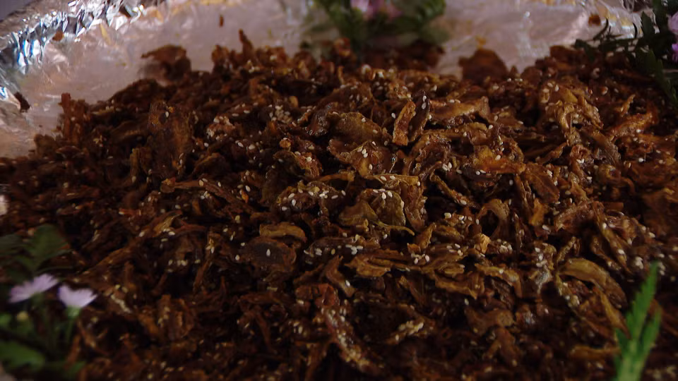 Món mướp đắng chiên giòn lạ miệng. Ảnh: Vietnam Journey.