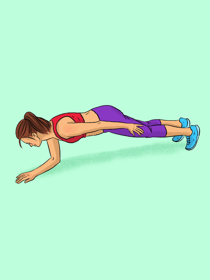 Plank một tay: Động tác này tốt cho bắp tay và cơ liên sườn.Thực hiện động tác plank với một tay chống xuống đất, tay còn lại giữ dọc theo thân. Giữ tư thế trong 20 - 30 giây rồi đổi bên.